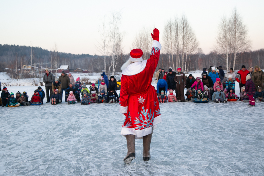 Цены на вызов Деда Мороза и Снегурочки начинаются от 20 тыс. рублей.