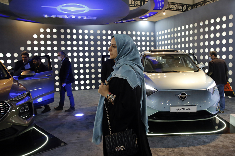 На выставке, прошедшей в ноябре 2023 года, иранские автопроизводители впервые представили электромобили.