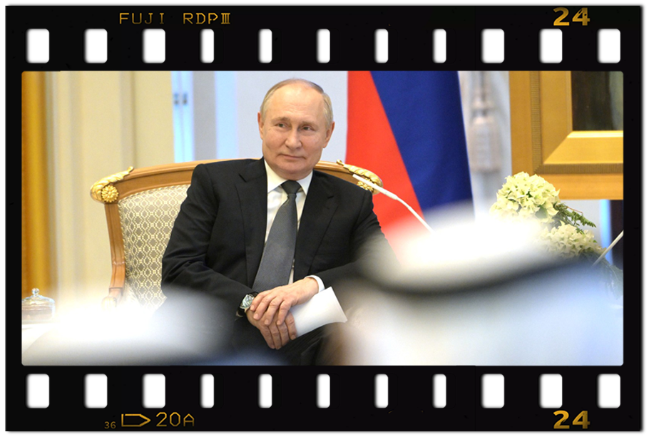 Президент России Владимир Путин во время официального визита в ОАЭ и Саудовскую Аравию.
