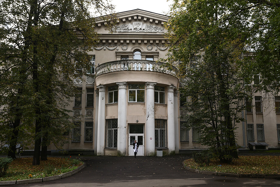 Один из корпусов клинической больницы в Даниловском районе в 2013 году.