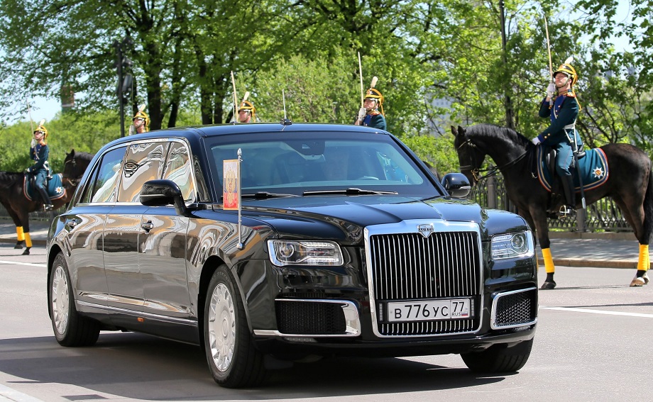 Президентский лимузин Aurus Senat во время инаугурации Владимира Путина в мае 2018 года.