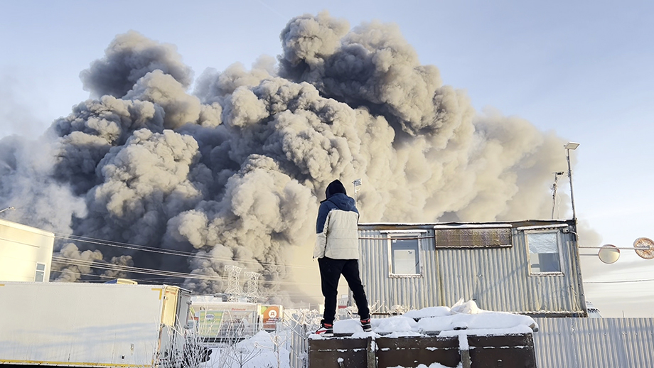 Пожар на складе в Шушарах стал самым крупным в российском ретейле.