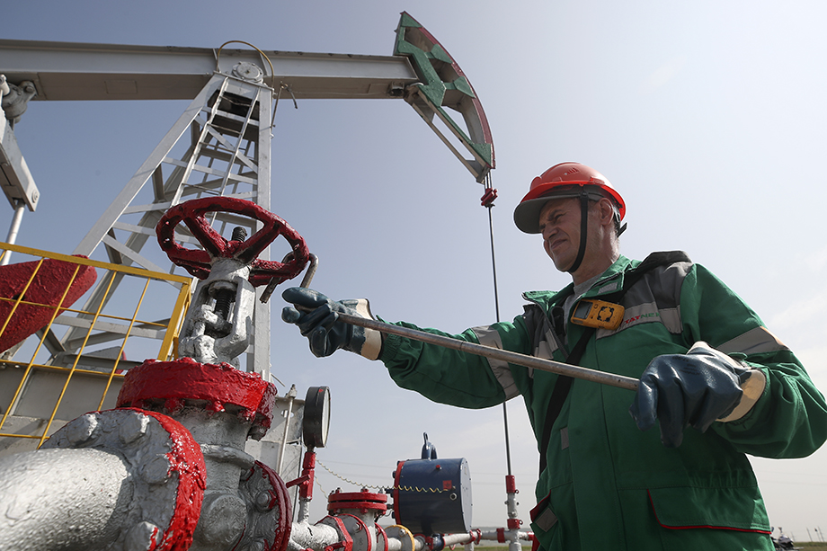 Нефтегазовые поступления обеспечат более трети доходов страны.