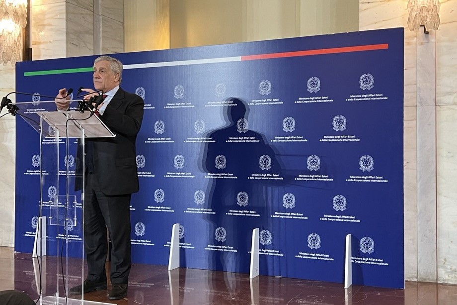 Глава МИД и вице-премьер Италии Антонио Таяни высказался за ускоренное вступление стран Западных Балкан в ЕС.