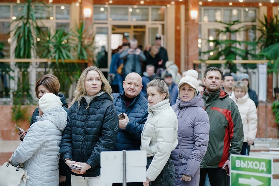 Очередь на голосование в Минске.