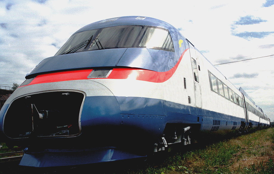 Скоростной поезд «Сокол» перед испытаниями в 1999 году.