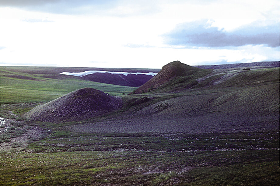 Кратер Попигай – метеоритный кратер на границе Якутии и Красноярского края в бассейне одноимённой реки. Является крупнейшим месторождением импактных алмазов.