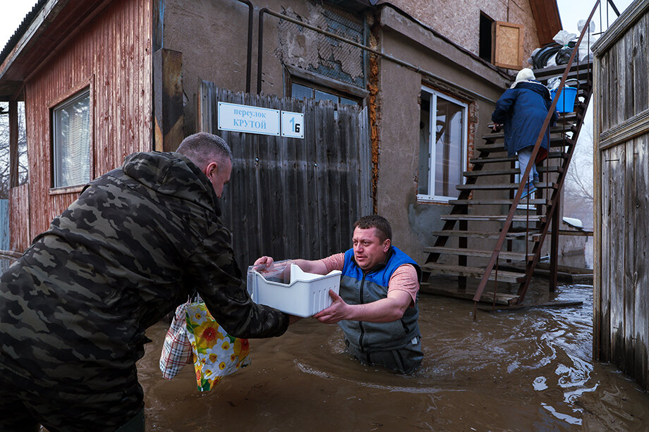 Паводок стал неожиданностью для жителей Оренбургской области.