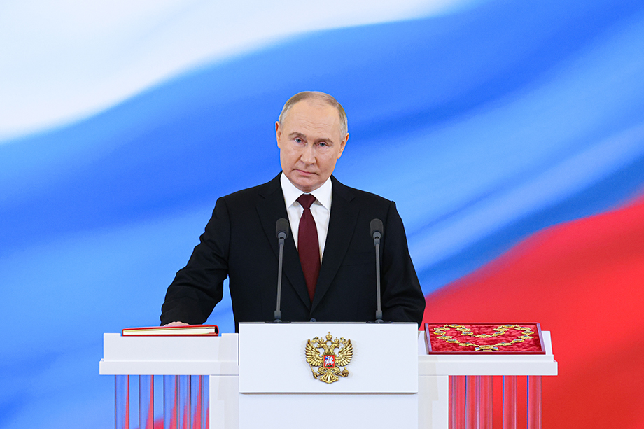Избранный президент России Владимир Путин во время церемонии инаугурации в Большом Кремлёвском дворце.