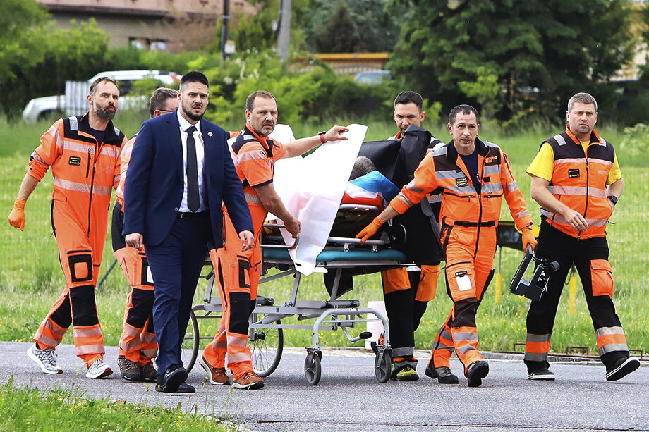 15 мая 2024 года. Словакия. Банска-Бистрица. Транспортировка раненого премьер-министра Словакии Роберта Фицо в больницу.