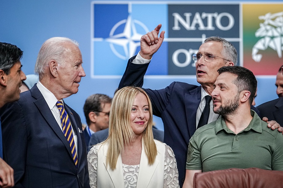 Президент США Джо Байден, премьер-министр Италии Джорджа Мелони, генеральный секретарь НАТО Йенс Столтенберг и президент Украины Владимир Зеленский (слева направо) на саммите НАТО.