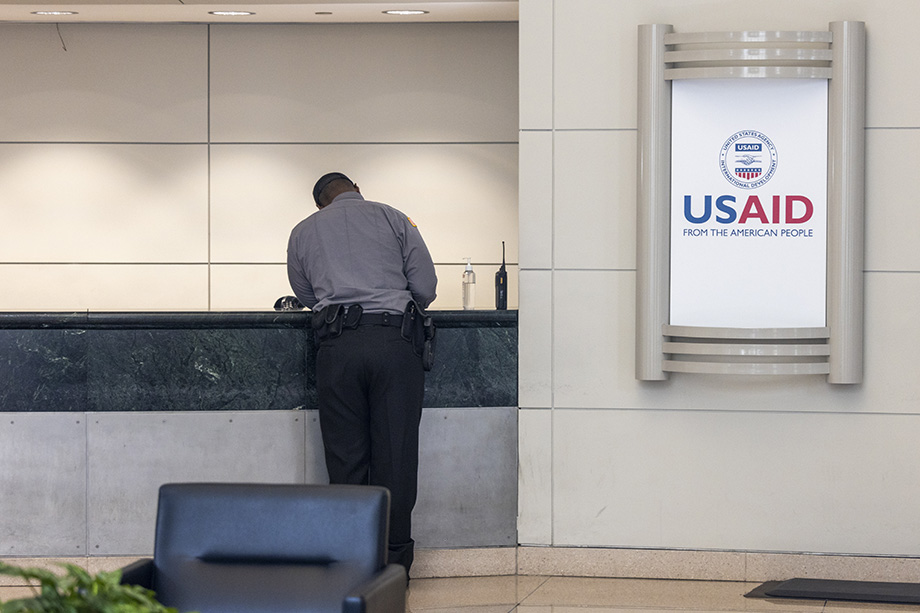Ключевые проекты USAID в странах СНГ продолжают финансироваться Всемирным банком и британским правительством.