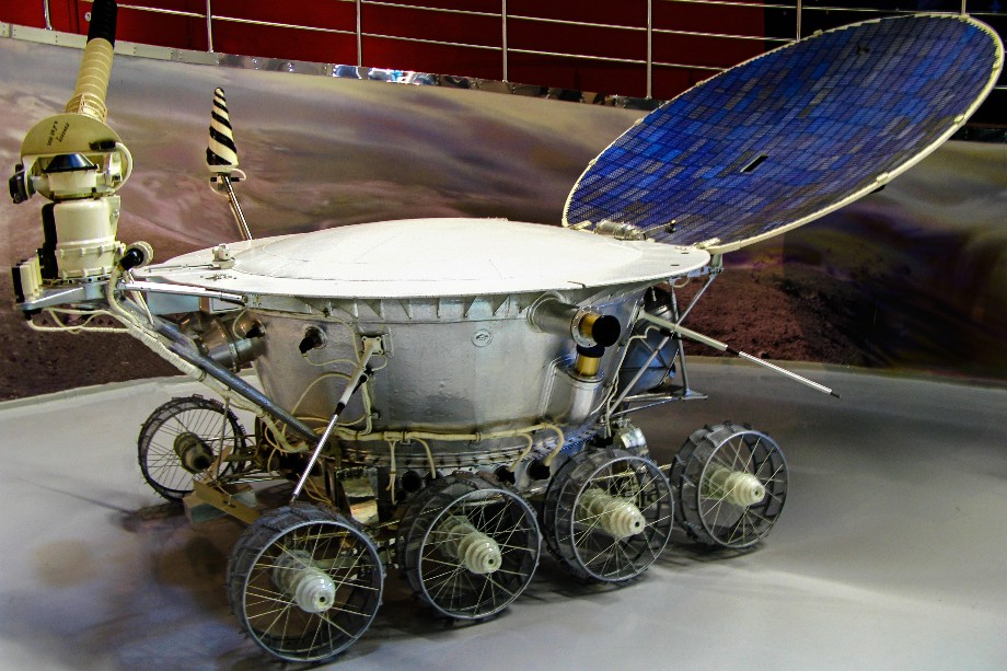 «Луноход-1» проработал на поверхности Луны с 17 ноября 1970 по 14 сентября 1971 года.
