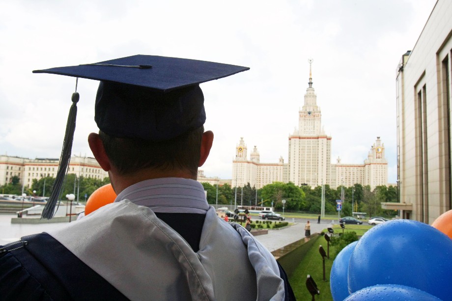 Расценки на коммерческое обучение в московских вузах выросли в среднем на 30–40 процентов.