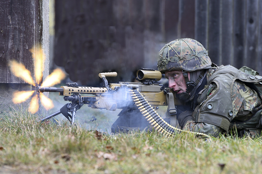 Германия делает военную службу более привлекательной для молодёжи.