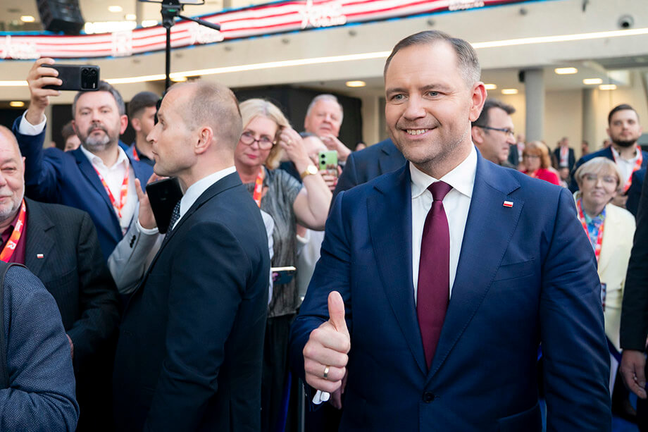 После того как президент Польши Кароль Навроцкий отклонил закон о продлении соцльгот, условия жизни украинских беженцев в стране резко ухудшились.