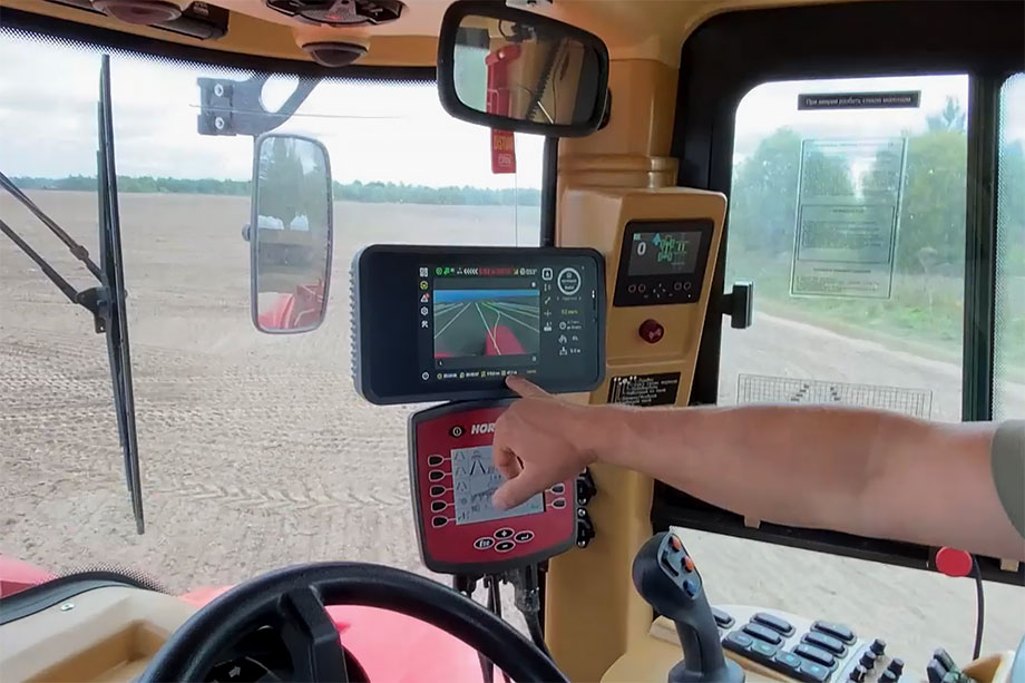 ФОТО 03 Автономная технология автопилота внедряется в городской транспорт и аграрный сектор.