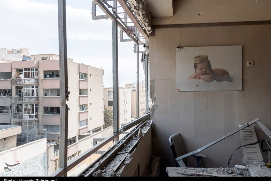 Последствия атаки на госпиталь в Иране.