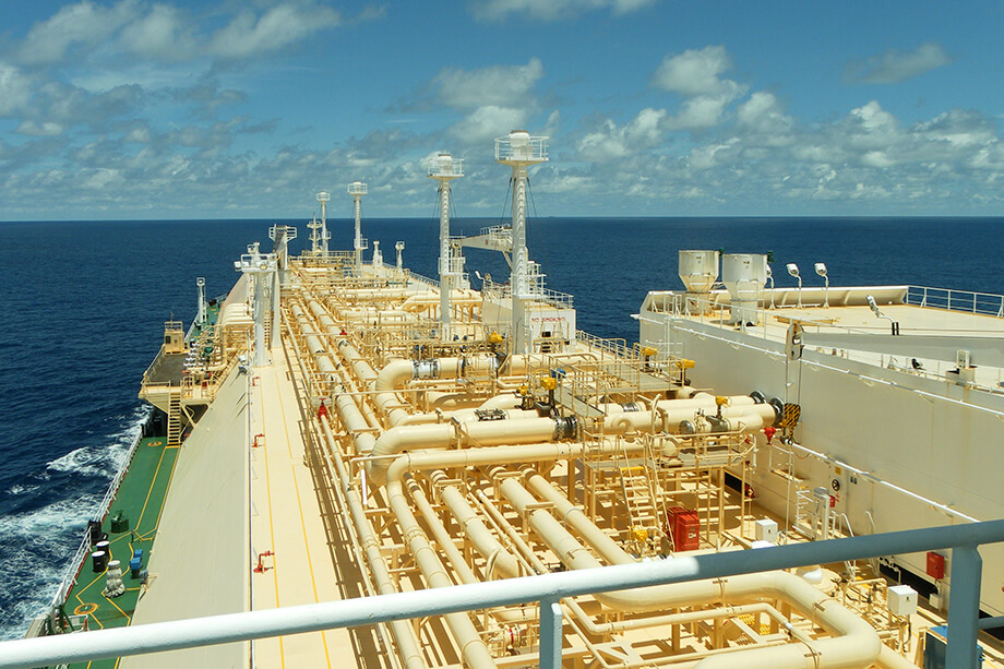 Блокировка Ормузского пролива грозит рынкам нефти и СПГ резким скачком цен.