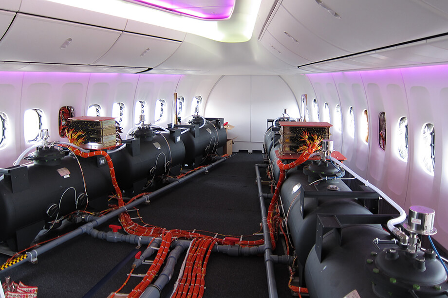 Теоретически в цистерны самолётов можно загрузить любые вещества.