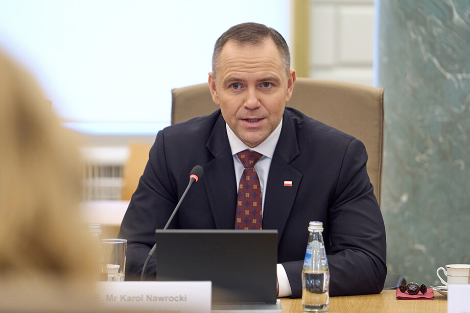 Разногласия между Каролем Навроцким и Владимиром Зеленским обострились после решения польского президента отозвать высшую госнаграду.