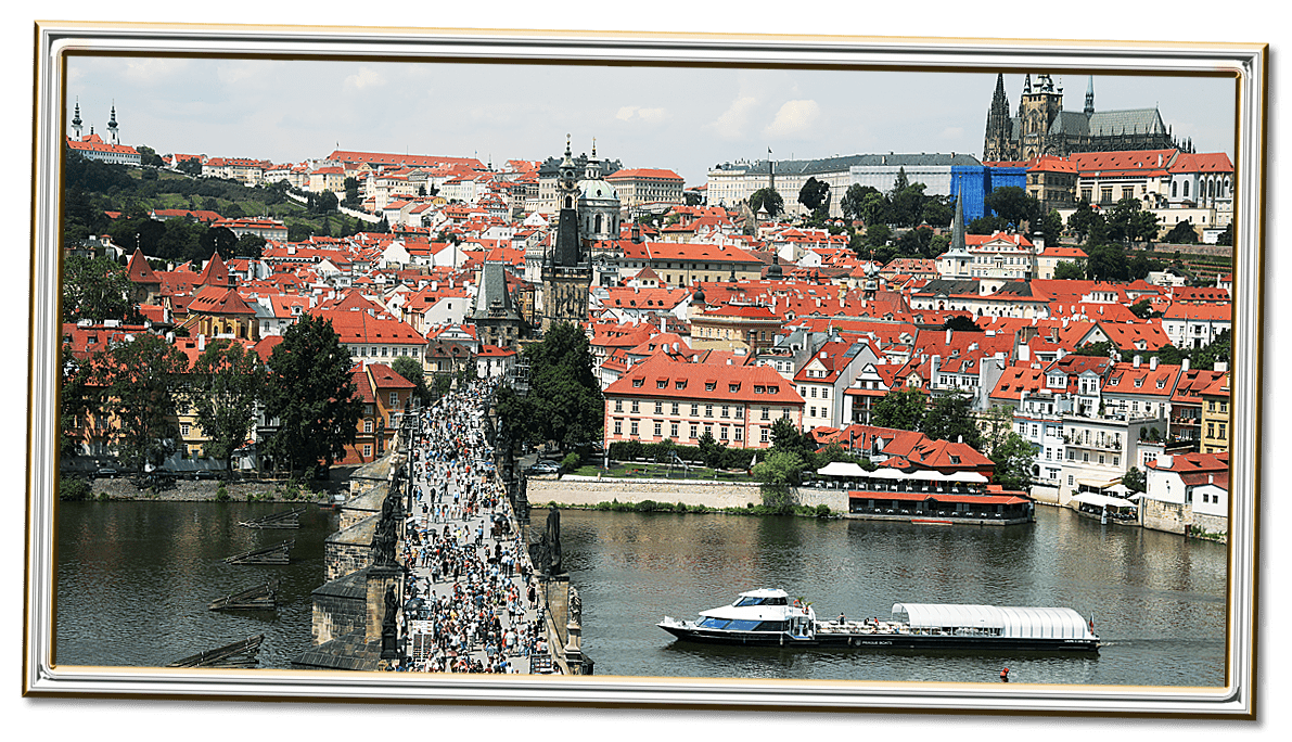 Первое чешское приключение стартовало ранним утром на переполненном туристами Карловом мосту.
