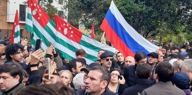 Абхазия: протест без оглядки на будущее Абхазия: протест без оглядки на будущее