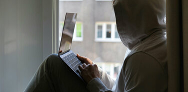 Искусственный интеллект хотят взять под контроль