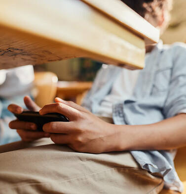 Австралия первой запретила детям соцсети