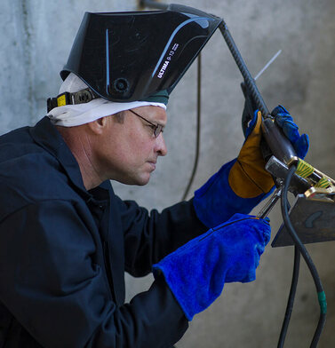 Сварщики обогнали в зарплатах IT-шников