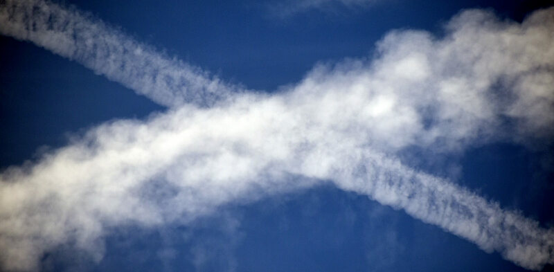 Что означают полосы над крупными городами?